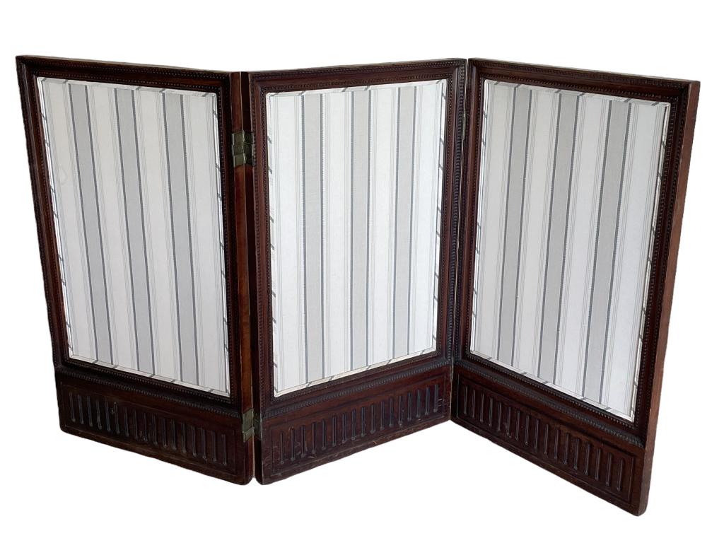 ANTIQUE STYLE WOOD PRIVACY SCREEN: ANTIQUE STYLE WOOD PRIVACY SCREEN WITH 3 CUSTOM UPHOLSTERED PANELS | TRADITIONAL REGENCY STYLE HOME DECOR-37" X 68" OPEN-GOOD PRE OWNED CONDITION WEAR CONSISTENT WITH AGE AND LIGHT USE-DP61522 THIRD P