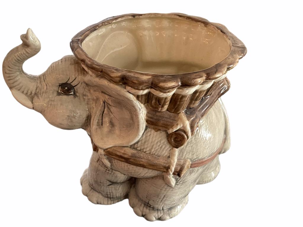 ADORABLE VINTAGE CERAMIC ELEPHANT PLANTER: ADORABLE VINTAGE CERAMIC ELEPHANT PLANTER