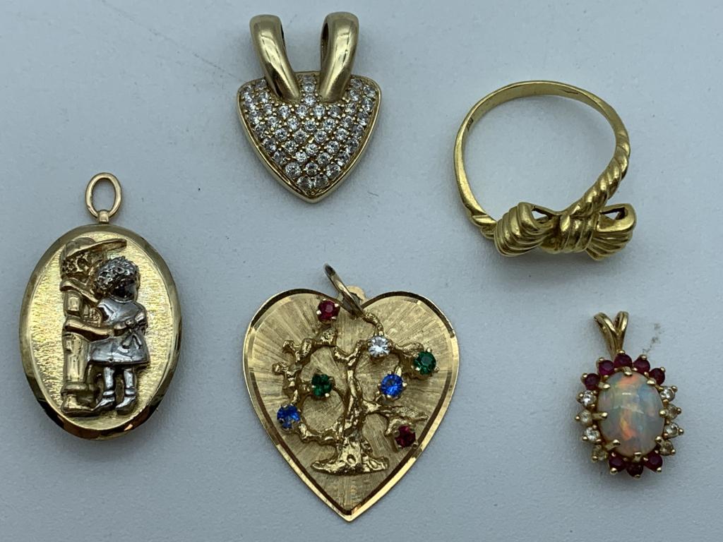 ASST VTG 14KT GOLD 20.4G NECKLACE, CHARMS AND RING (1 of 3)