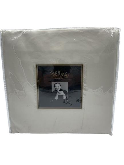 BOB MACKIE QUEEN 4-PC SHEET SET: BOB MACKIE QUEEN 4-PC SHEET SET -NEW IN PACKAGE