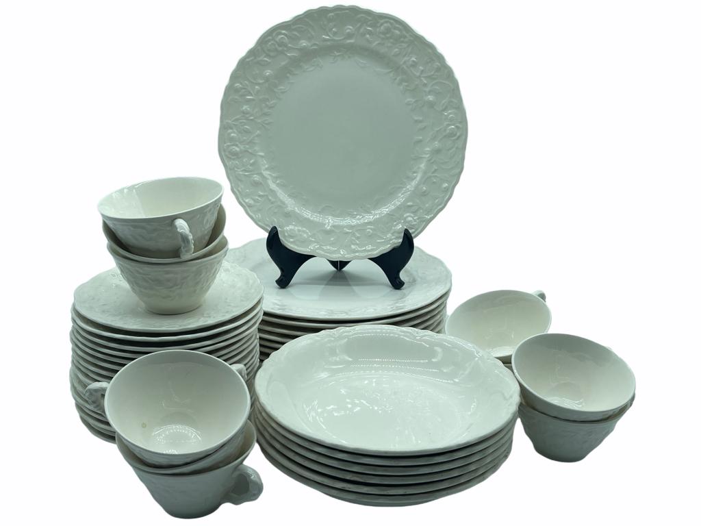 SET OF ROSE POINT BY STEUBENVILLE CHINA: SET OF ROSE POINT BY STEUBENVILLE CHINA