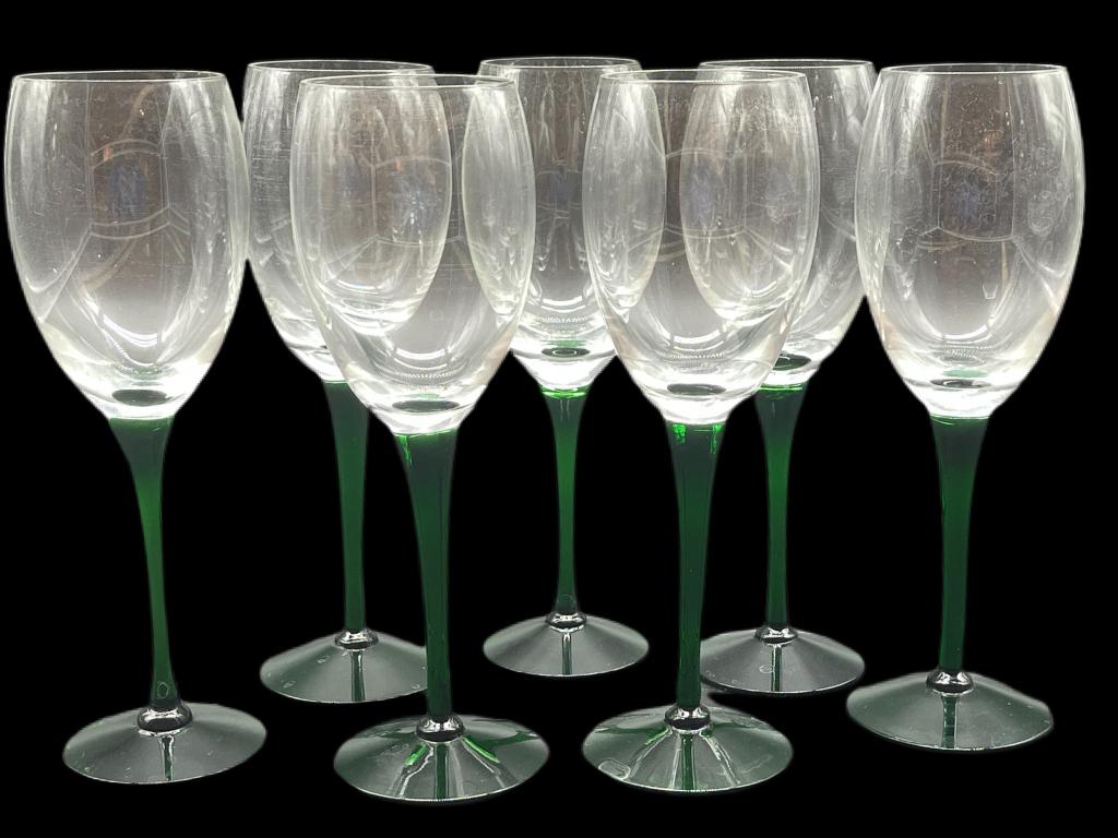 6 VTG GREEN STEM WINE GLASSES: VTG GREEN STEM WINE GLASSES