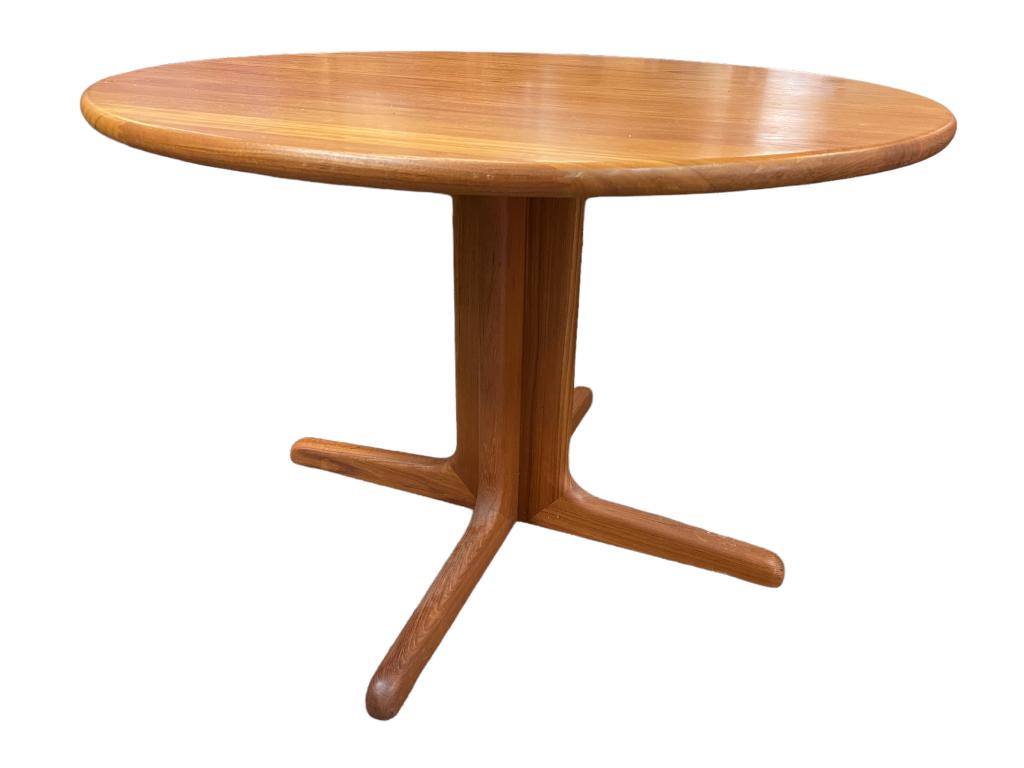 KD DANISH MODERN STYLE TEAK WOOD DINING TABLE 41" (1 of 4)