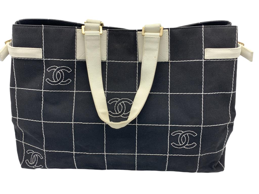 CHANEL SHOULDER BAG QUADRUPLE CC LARGE TOTE (1 of 5)