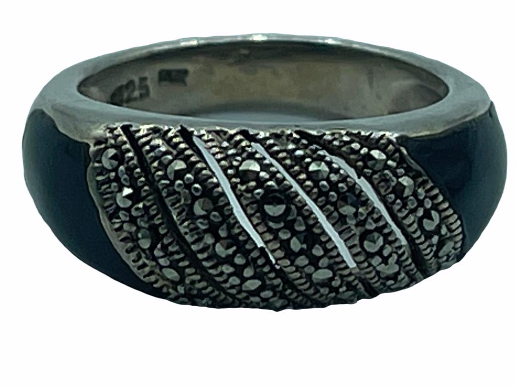 VTG MARCASITE RING SZ 7: VTG MARCASITE RING SZ 7 THIRD PARTY SHIPPING OR LOCAL PICKUP REQUIRED ON ALL ITEMS. A list of shippers can be found in our Shipping Policy and in our Terms & Conditions of each auction, and also a