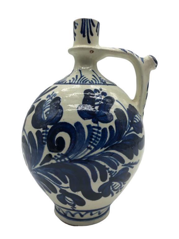 VTG KOROND BLUE/WHITE POTTERY JUG 9" (1 of 5)
