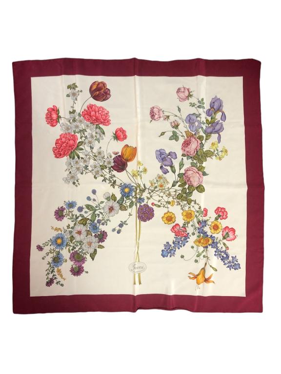 VINTAGE GUCCI SILK SCARF (1 of 3)