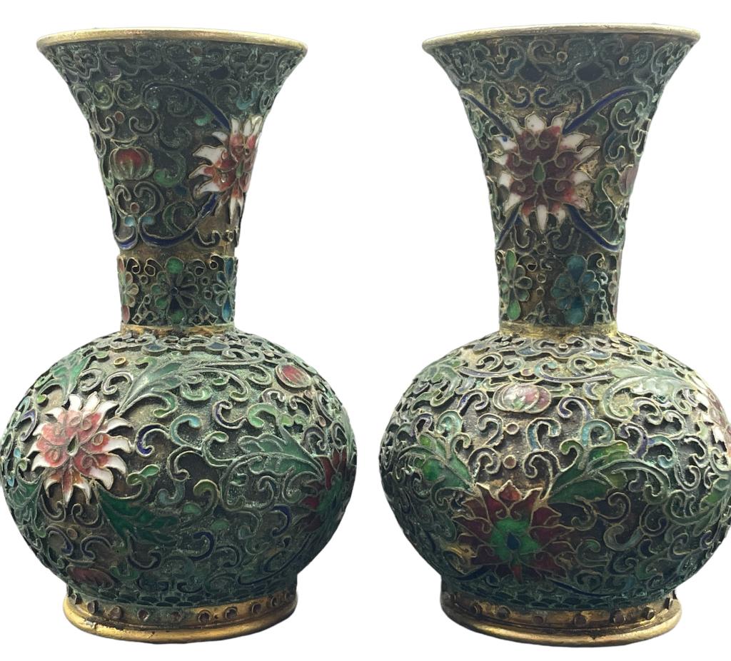ANTIQUE CLOISONNE CHINESE BUD VASES 3" (1 of 4)