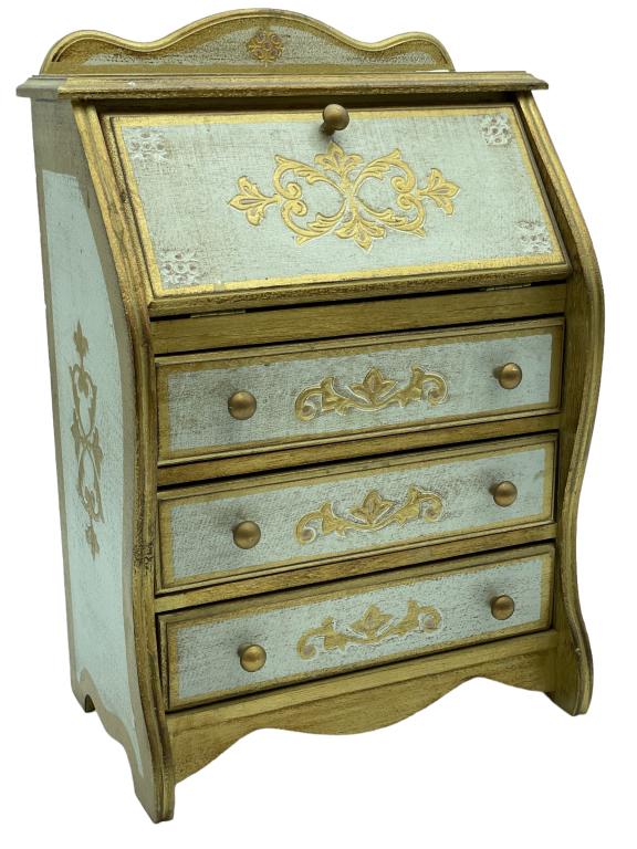 VTG PAINTED WOODEN JEWELRY BOX: -VTG PAINTED WOODEN JEWELRY BOX -JR 7/20 Bidding on this item requires bidders to agree to the Terms & Conditions of this auction. THIRD PARTY SHIPPING OR LOCAL PICKUP REQUIRED ON ALL ITEMS. A list of
