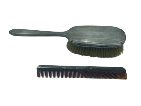 VINTAGE SILVER BRUSH AND COMB SET (1 of 3)