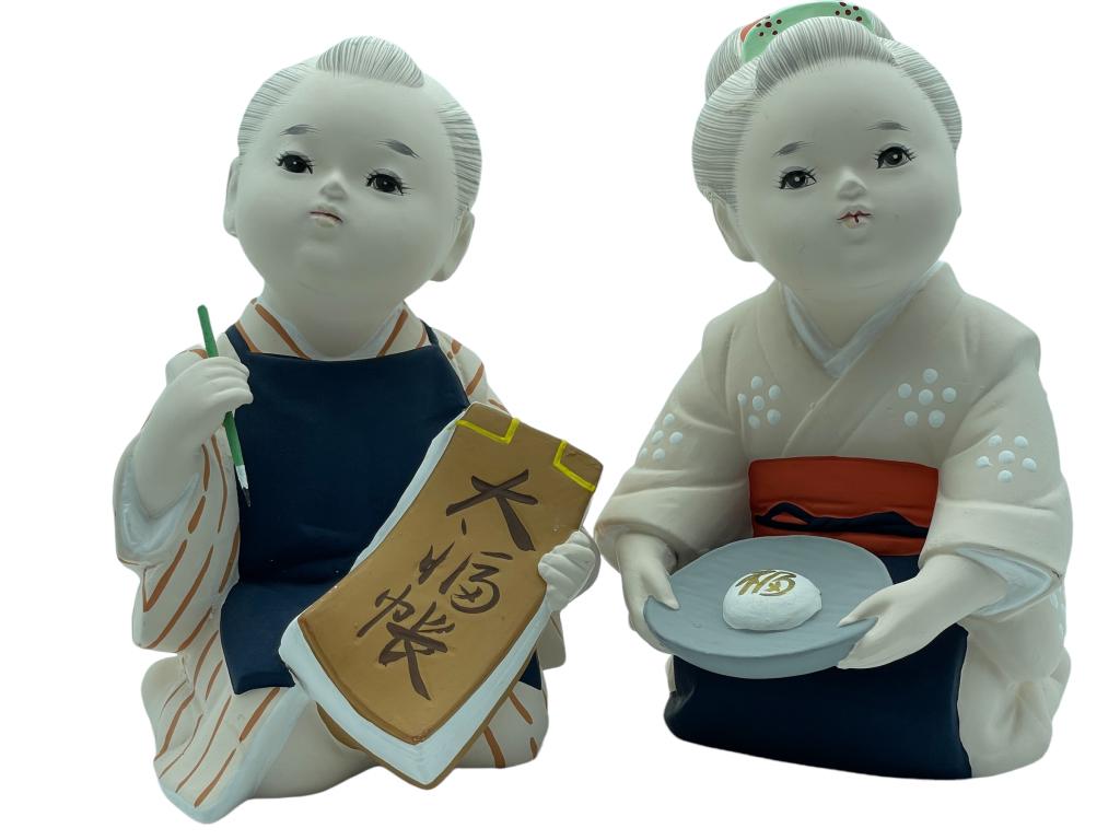 VTG PAIR OF PORCELAIN ASIAN BISQUE FIGURINE: VTG PAIR OF PORCELAIN ASIAN BISQUE FIGURINE -JR 7/15 Bidding on this item requires bidders to agree to the Terms & Conditions of this auction. THIRD PARTY SHIPPING OR LOCAL PICKUP REQUIRED ON ALL