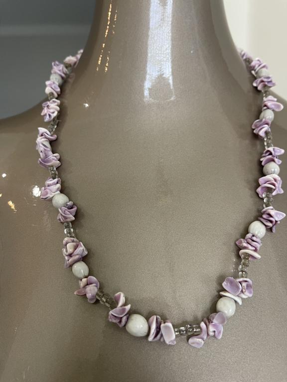 VTG ARTISIAN HANDMADE SHELL NECKLACE (1 of 1)