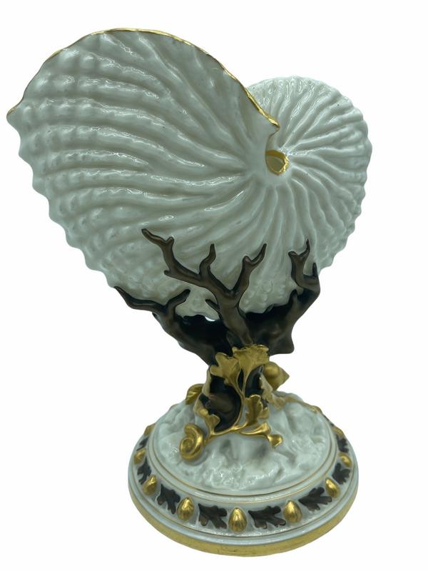 ROYAL WORCHESTER NAUTILIS SHELL VASE C 1867 (1 of 5)