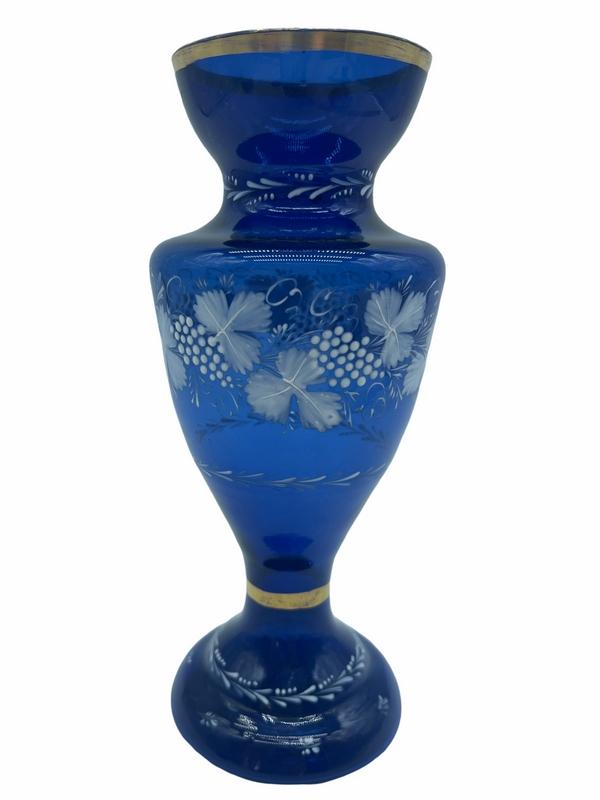 ANTIQUE ART NOUVEAU MURANO GLASS AMPHORA VASE: ANTIQUE ART NOUVEAU MURANO GLASS AMPHORA VASE -VERY GOOD ANTIQUE CONDITION. NO CHIPS OR REPAIRS Bidding on this item requires bidders to agree to the Terms & Conditions of this auction. THIRD PART