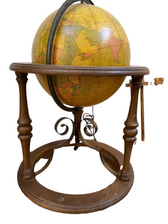VTG MID CENTURY SPINNING AXIS ILLUMINATED GLOBE (1 of 5)