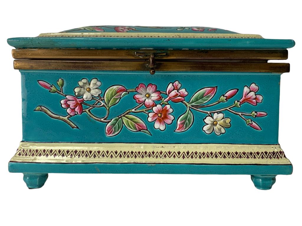 GOUACHE HAND PAINTED PORCELAIN TRINKET BOX 8" (1 of 9)