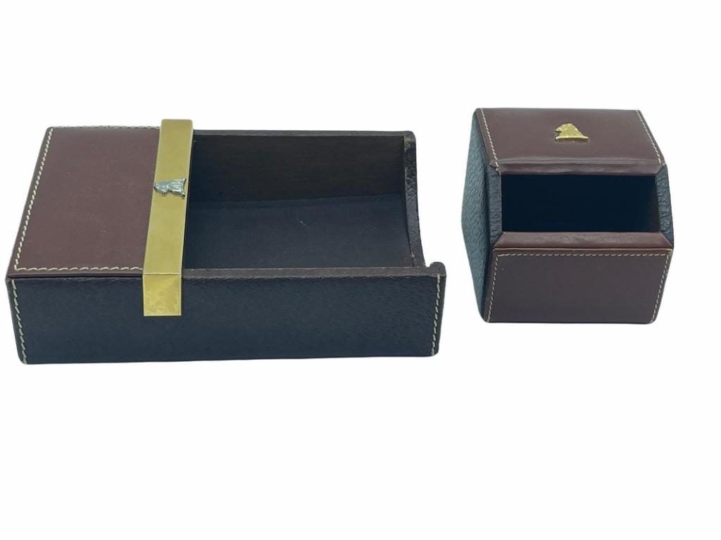 CROSS LEATHER MEMO AND LETTER HOLDER SET: CROSS LEATHER MEMO AND LETTER HOLDER SET Bidding on this item requires bidders to agree to the Terms & Conditions of this auction. THIRD PARTY SHIPPING OR LOCAL PICKUP REQUIRED ON ALL ITEMS. A lis