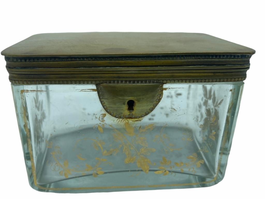 VTG ETCHED GLASS AND BRASS JEWELRY TRINKET BOX: VTG ETCHED GLASS AND BRASS JEWELRY TRINKET BOX