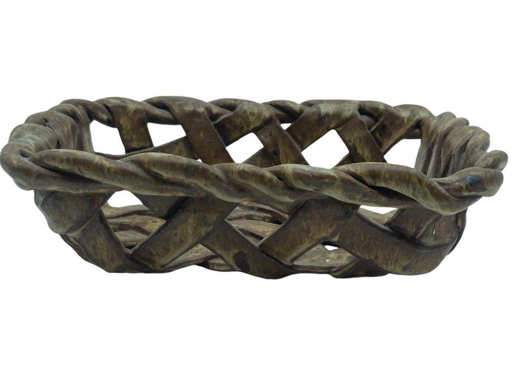 VINTAGE CERAMIC WOVEN BREAD BASKET (1 of 4)