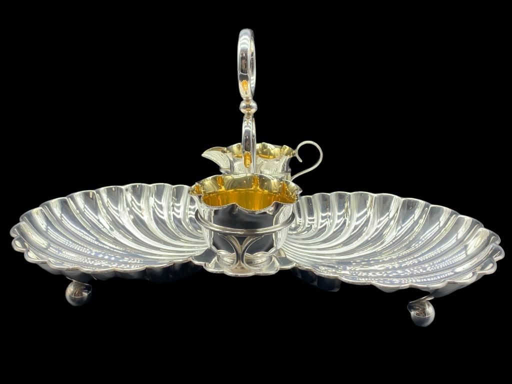 ANTIQUE VICTORIAN SILVER STRAWBERRY DISH (1 of 12)