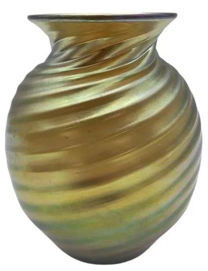 VINTAGE TIFFANY STYLE FAVRILE GOLD SWIRL VASE 5.5" (1 of 5)