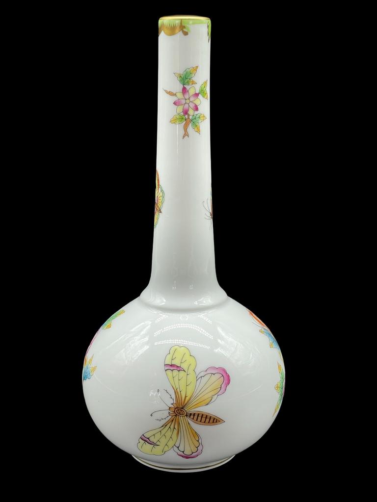 VINTAGE HEREND PORCELAIN BUTTERFLY BUD VASE 7.5" (1 of 6)