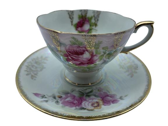 VTG DAINTY & SPECIAL TEA CUP & SAUCER: VTG DAINTY & SPECIAL TEA CUP & SAUCER