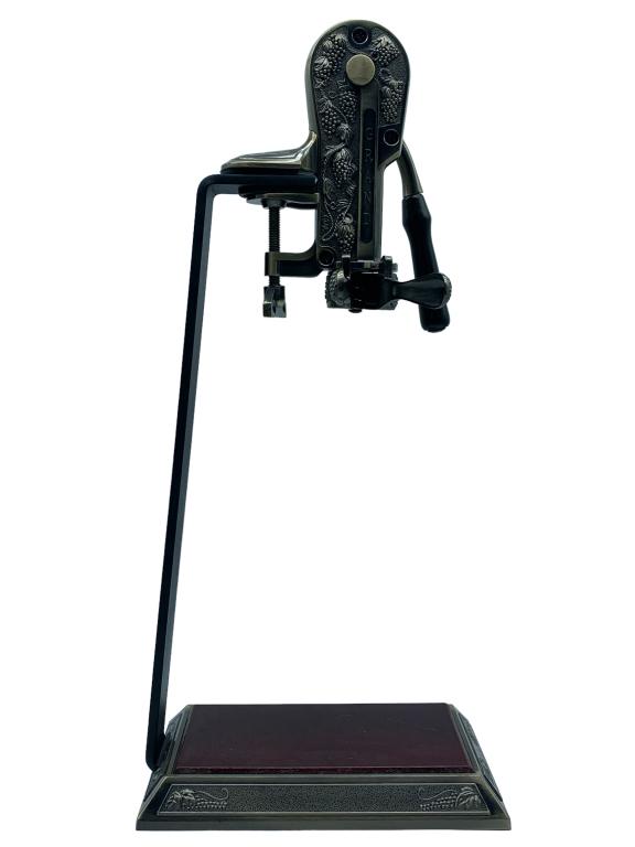 CLASSIC STYLE CONNOISSEUR WINE OPENER AND STAND: -CLASSIC STYLE CONNOISSEUR WINE OPENER AND STAND -JR 9/12