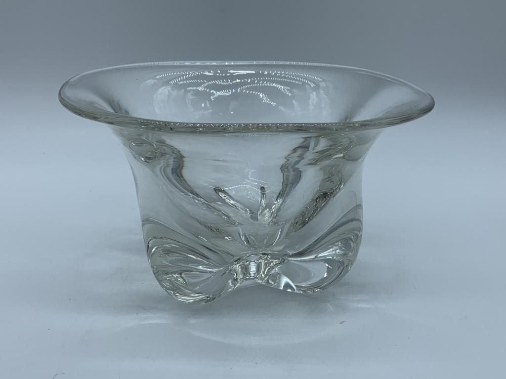 STEUBEN INSPIRED CRYSTAL BOWL: STEUBEN INSPIRED CRYSTAL BOWL