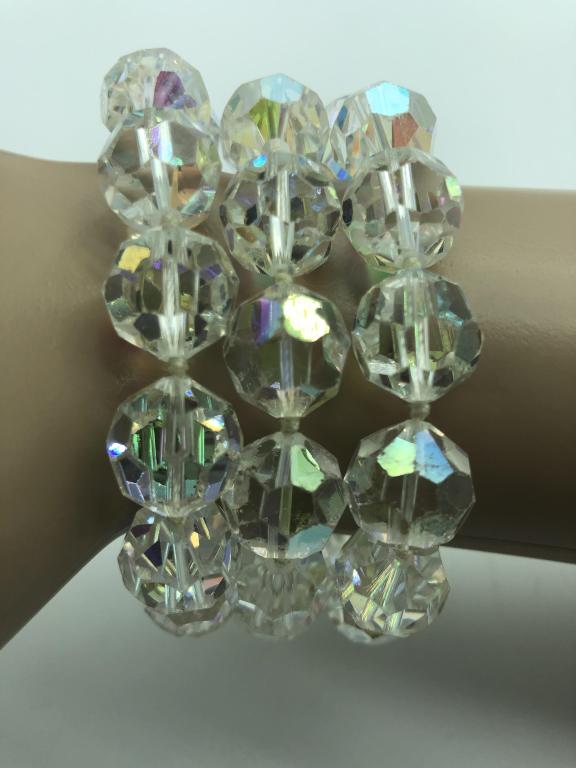 VINTAGE 3-STRAND CLEAR GLASS BEADED BRACELET 7": VINTAGE 3-STRAND CLEAR GLASS BEADED BRACELET 7"-GOOD VINTAGE CONDITION