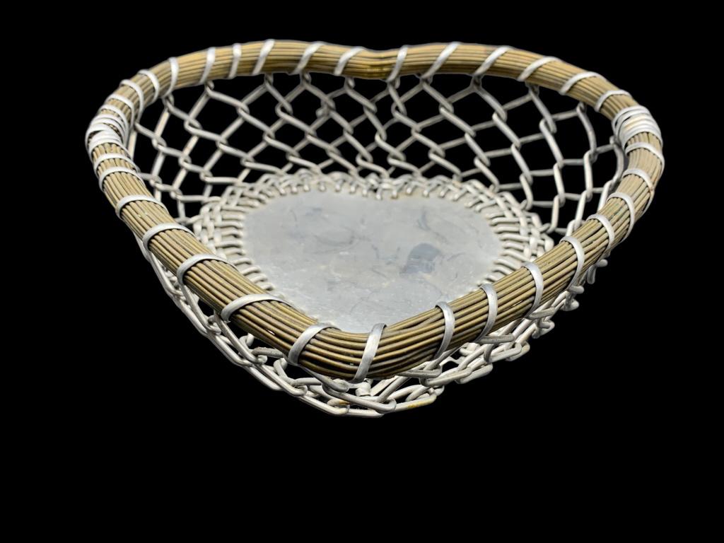 VTG HEART SHAPE METAL BASKET (1 of 7)