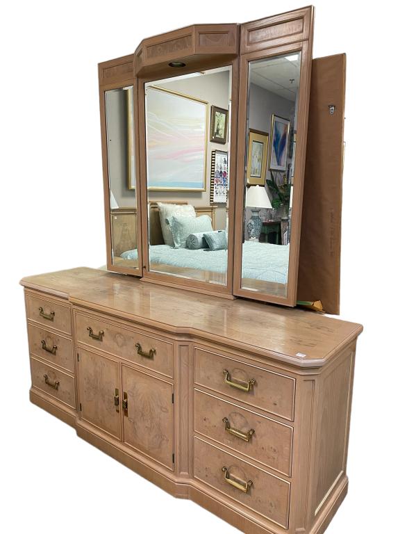 Vintage drexel dresser with mirror deals