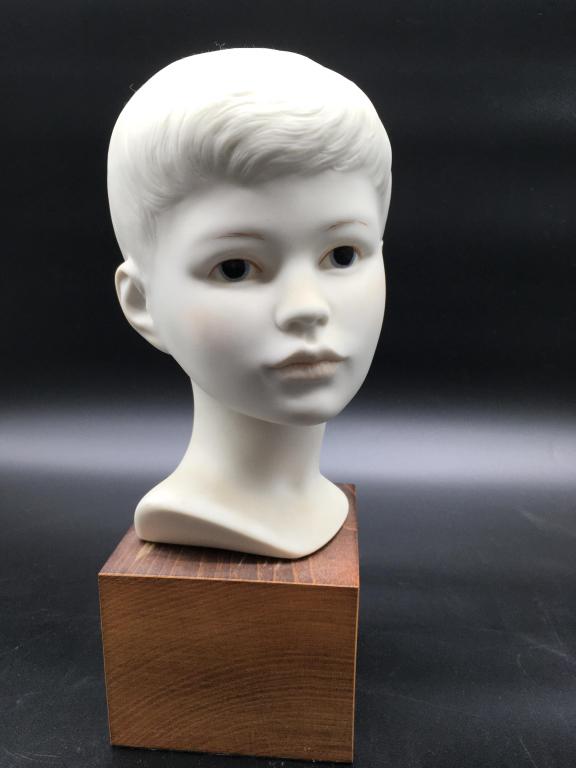 VINTAGE CYBIS CHILD PORCELAIN BUST: VINTAGE CYBIS CHILD PORCELAIN BUST -GOOD VINTAGE CONDITION