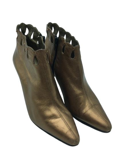 GINO ALDROVANDI MINI SCALLOPED BOOT HEAL SZ 37.5: GINO ALDROVANDI MINI SCALLOPED BOOT HEAL SZ 37.5