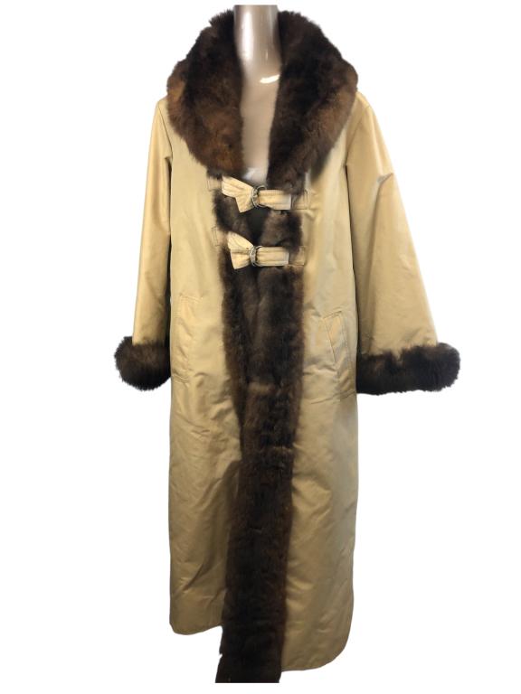 VINTAGE ANNE KLEIN FUR TRIMMED RAINCOAT SIZE 6: VINTAGE ANNE KLEIN FUR TRIMMED RAINCOAT SIZE 6 -GOOD OVERALL VINTAGE CONDITION