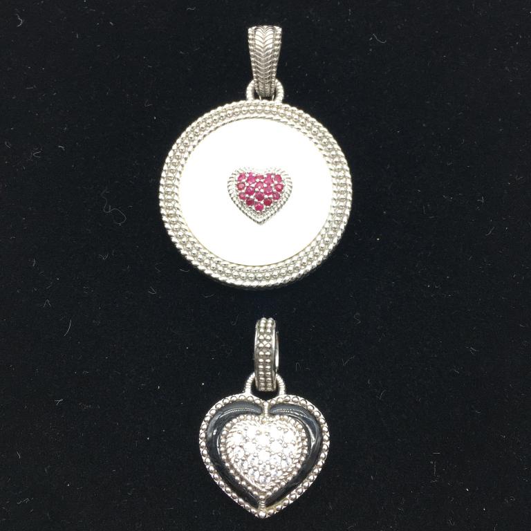 VINTAGE MISC. JEWELRY LOT OF 2: VINTAGE MISC. JEWELRY LOT OF 2 - 2 INDIVIDUAL HEART MOTIF NECKLACE PENDANTS