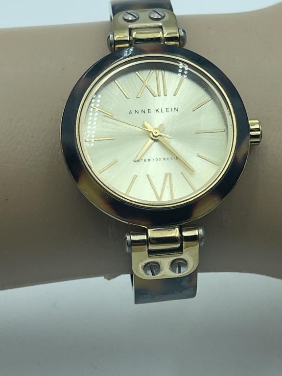 VTG ANNE KLEIN TOURTOISE SHELL INSPIRED BAND WATCH: VTG ANNE KLEIN TOURTOISE SHELL INSPIRED BAND WATCH