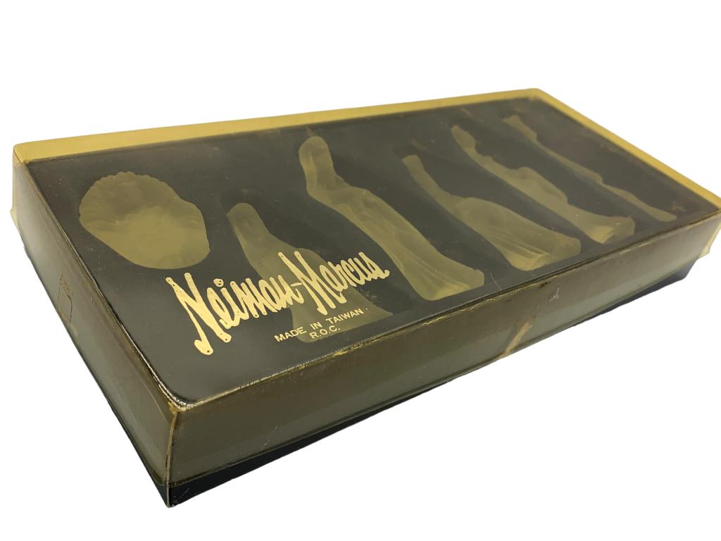 VTG NEIMAN-MARCUS NATIVITY SCENE FIGURINES (1 of 2)