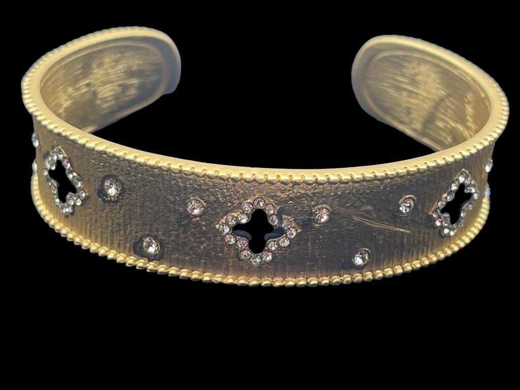 NEW LIZA KIM CUFF FASHION BRACELET (1 of 3)