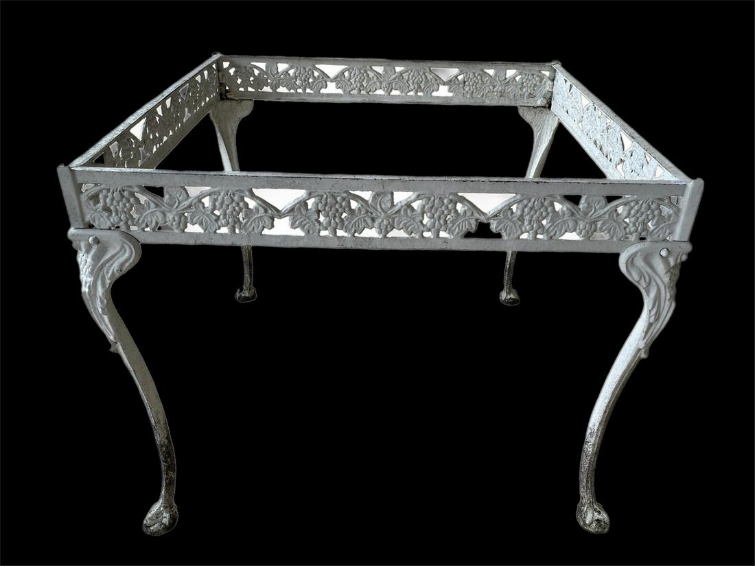 1960'S WEATHERED CAST IRON PATIO GARDEN TABLE 36" (1 of 5)