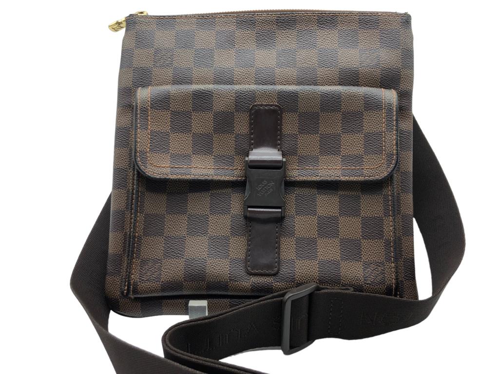 LOUIS VUITTON  MELVILLE DAMIER EBENE POCHETTE (1 of 5)