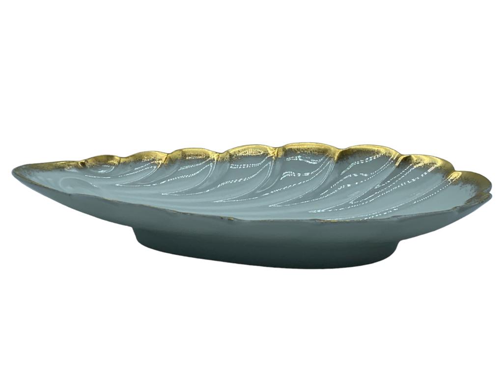 LIMOGES PORCELAIN LEAF SHAPED ASHTRAY / CANDY DISH (1 of 6)