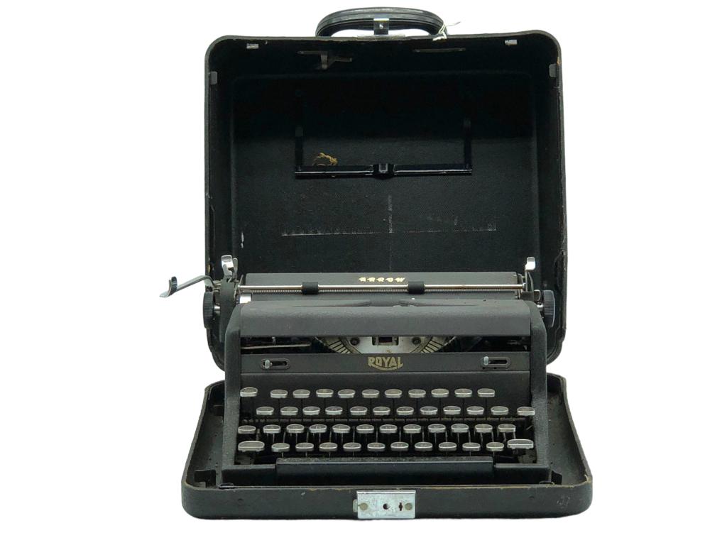 VTG ROYAL ARTISTOCRAT MODEL B TYPEWRITER (1 of 5)