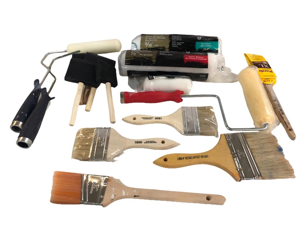 ASSORTED ARTISTS PAINT BRUSHES PAINT ROLLERS (1 of 2)