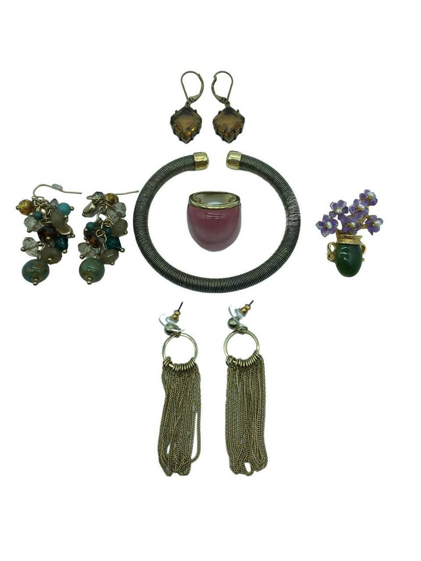 VTG COSTUME JEWELRY CLASSY MEDLEY, LOT OF 6: VTG COSTUME JEWELRY CLASSY MEDLEY, LOT OF 6 - ANTIQUE GOLDEN BANGAL BRACELET- SMALL PIN W/ PINK FLOWERS IN JADE VASE- 3 PIERCED EARRINGS- PINK & GOLD RING