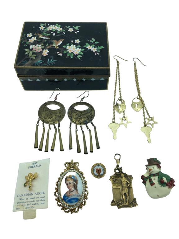 VTG COSTUME JEWELRY MISCELLANEOUS ASSORTMENT',LOT8 (1 of 1)