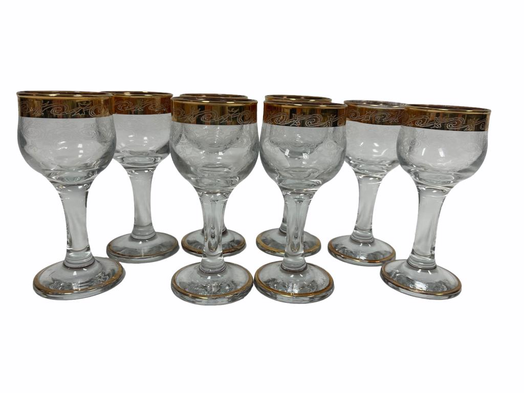 SET OF 8 GOLD RIMMED SHERRY OR APERTIF GLASSES: SET OF 8 GOLD RIMMED SHERRY OR APERTIF GLASSES -SOME GOLD LOSS ON TOP SEE PICTURES