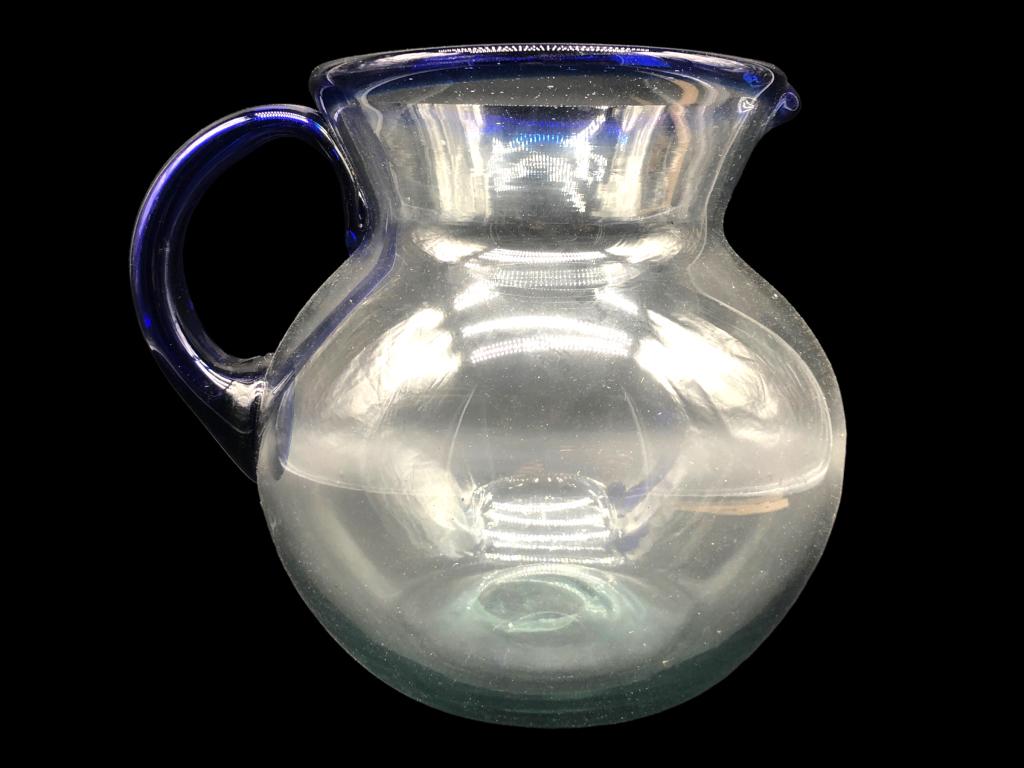 VTG MEXICAN HAND BLOWN GLASS  PITCHER (1 of 4)