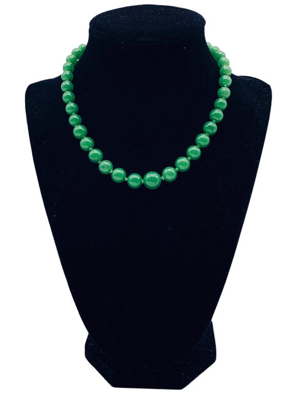 VINTAGE IMPERIAL GREEN JADE NECKLACE 13.5" (1 of 4)