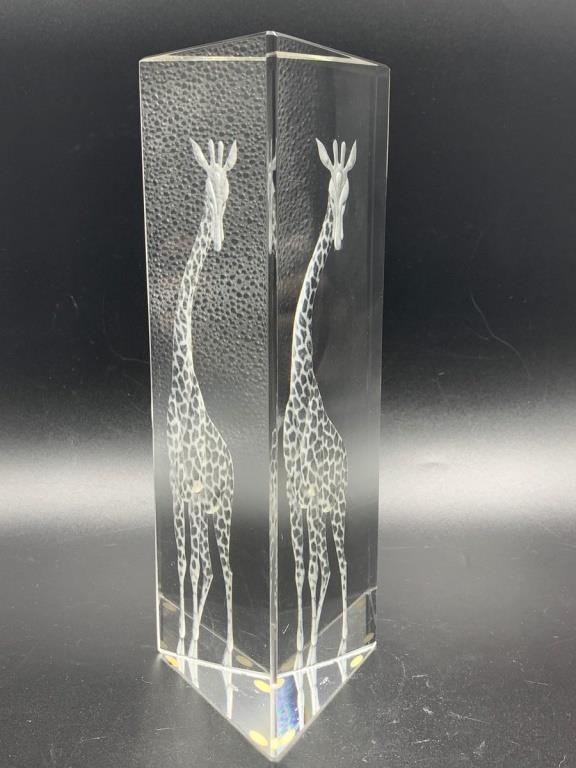 VTG KOSTA 3D PRISMATIC GLASS GIRAFFE SCULPTURE: VINTAGE VICKE LINDSTRAND 3D RELIEF PRISMATIC CLEAR GLASS ART SCULPTURE FOR KOSTA-9"X 3"X 3" APPROX- MARKED-VERY GOOD VINTAGE CONDITIONjJR RL 01/19